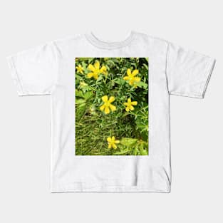 Tiny Yellow Five Petaled Wildflowers Kids T-Shirt